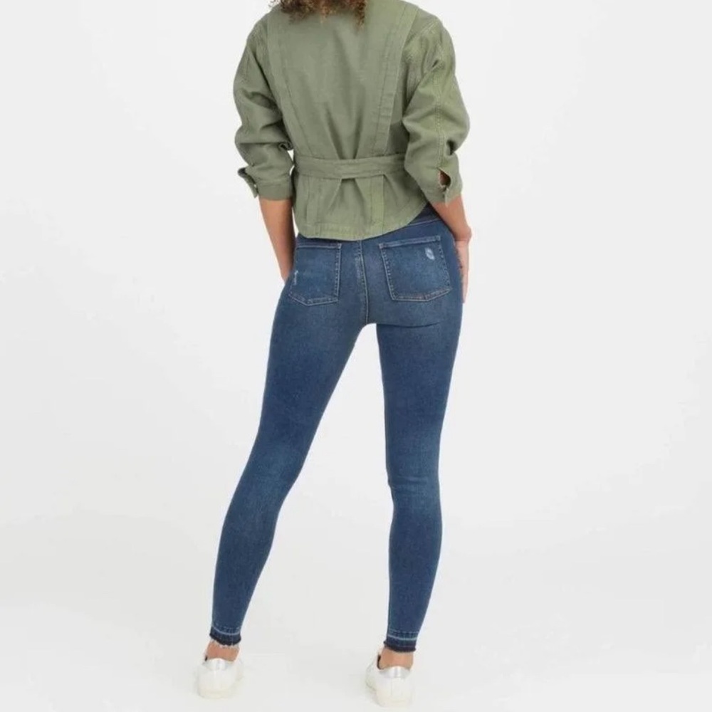 Spanx distressed stretch denim ankle length jeans. Size Medium NWT. - Picture 3 of 3